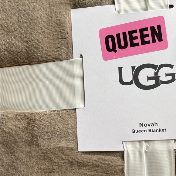 UGG Novah Queen Soft Decadent Plush Fleece Blanket …NWT! - Picture 3 of 10